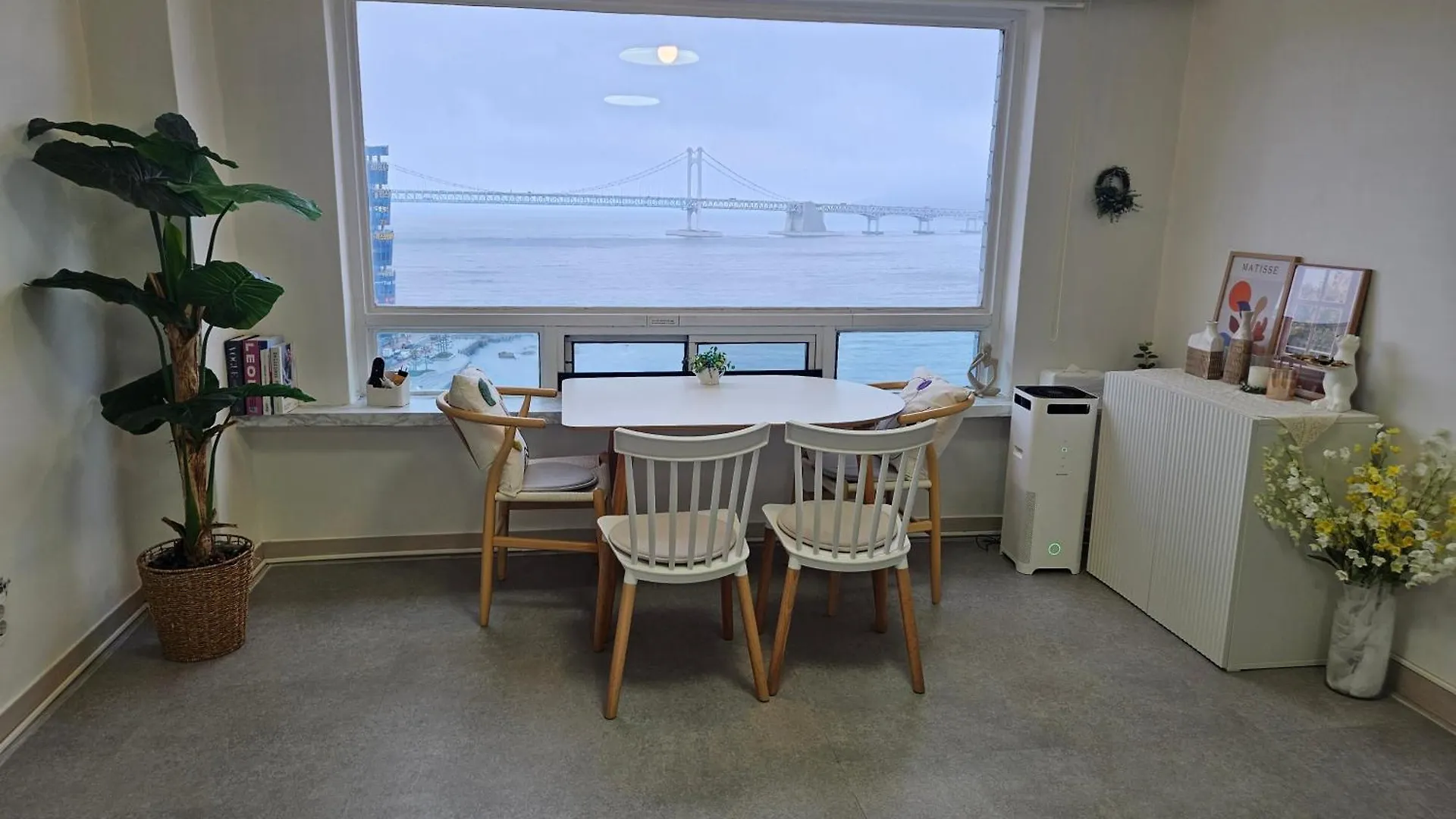 Lily Bed & Breakfast Busan